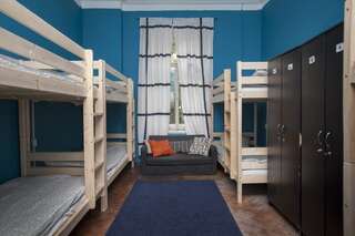 Хостел Late Breakfast Club Hostel Санкт-Петербург Кровать в общем номере с восьмью кроватями-2