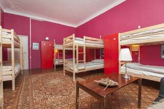 Хостел Late Breakfast Club Hostel Санкт-Петербург Кровать в общем номере с десятью кроватями-3