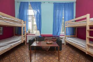 Хостел Late Breakfast Club Hostel Санкт-Петербург Кровать в общем номере с десятью кроватями-2